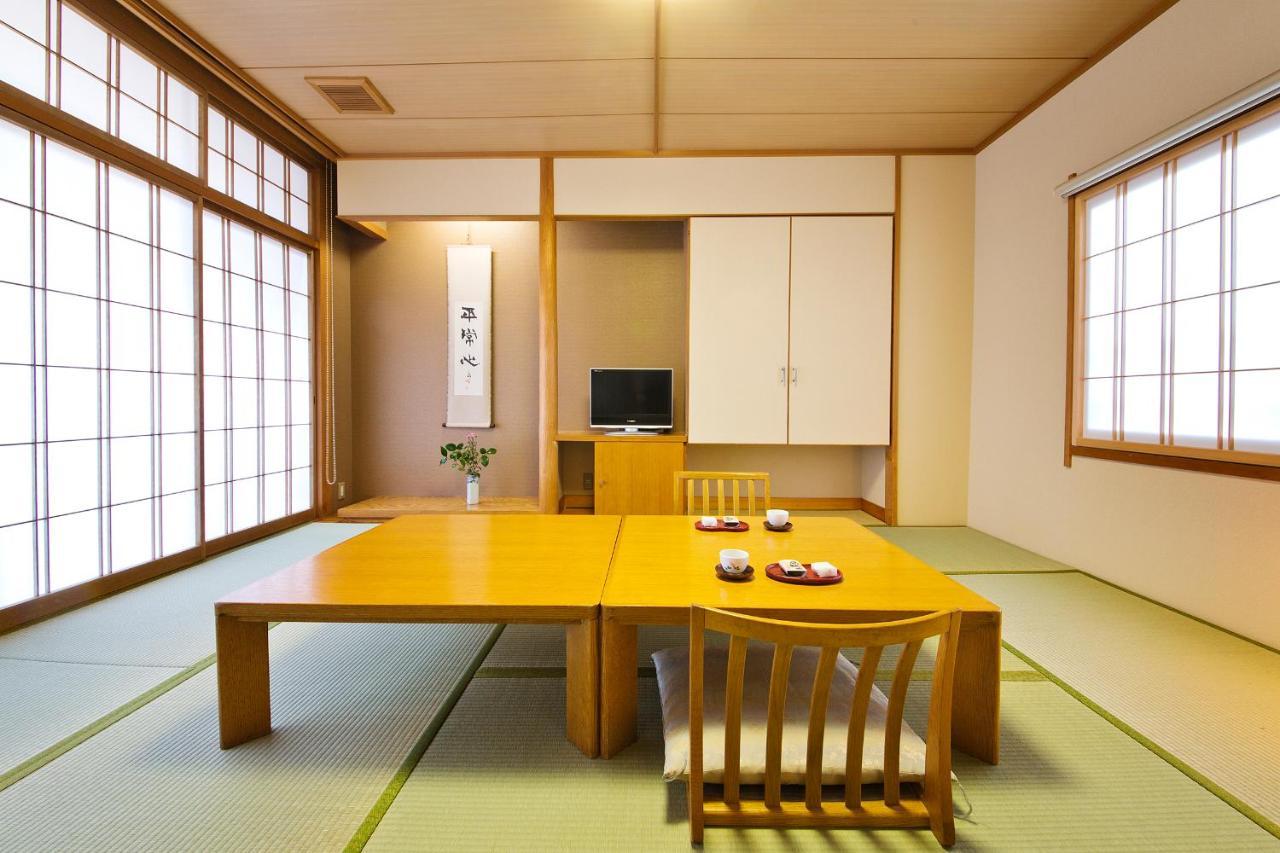 Отель Honjin Hiranoya Annex Такаяма Экстерьер фото